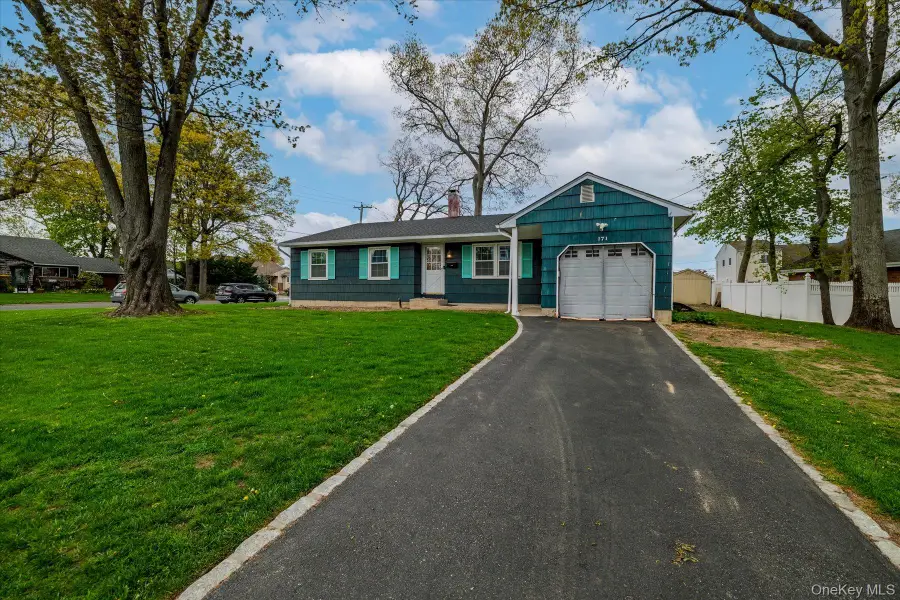171 W 16th Street, Deer Park, NY 11729 - #2