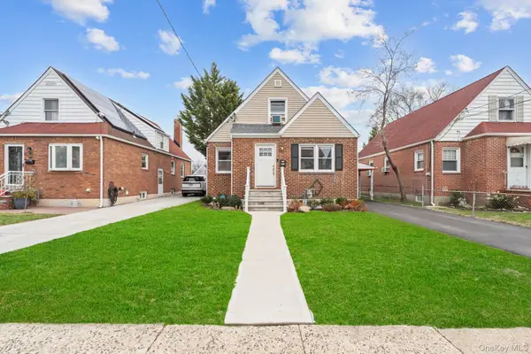 20 Dewitt Street, Valley Stream, NY 11580