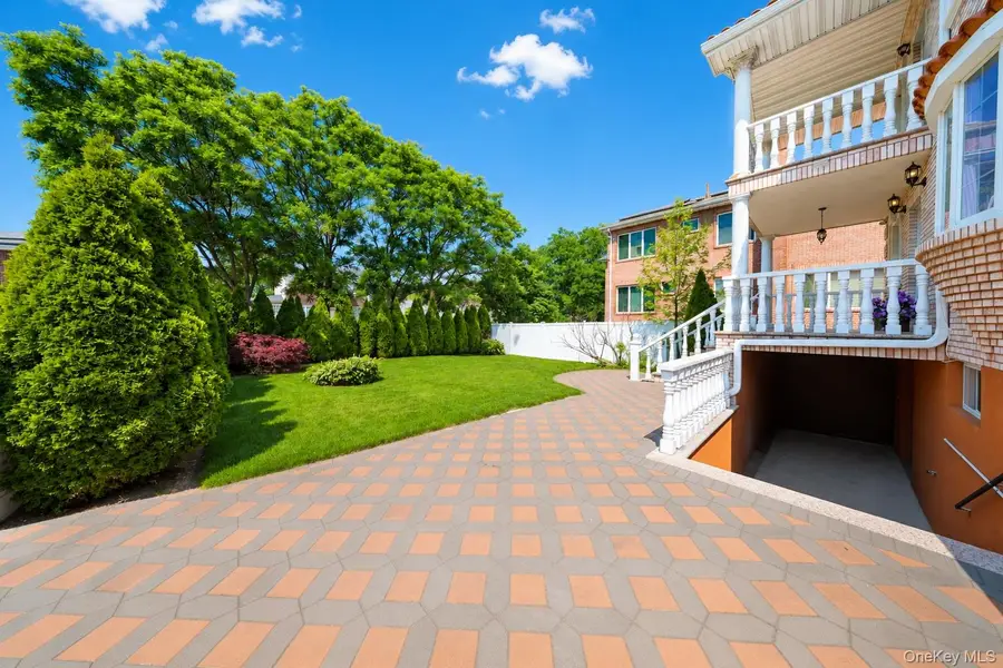 24809 Rushmore Avenue, Douglaston, NY 11362 - #3