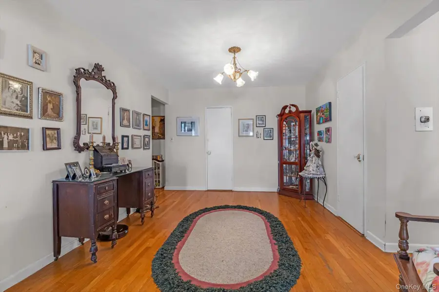 83-35 139 Street #5M, Briarwood, NY 11435 - #3