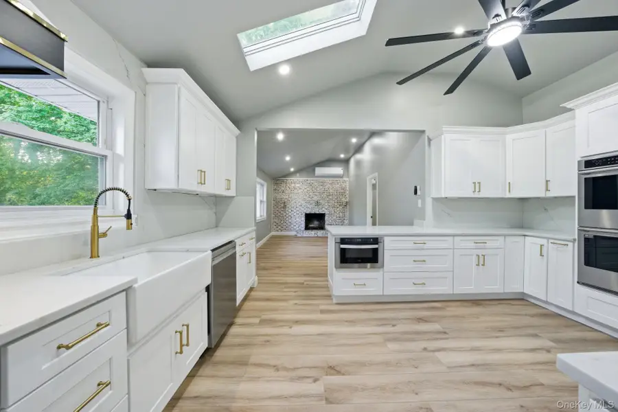 21 Newfoundland Avenue, Huntington, NY 11743 - #3
