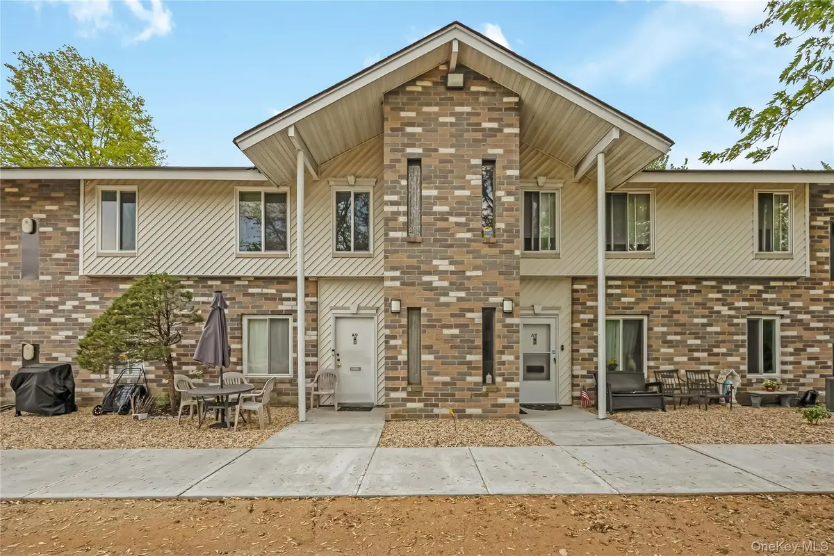 10 Aspen Court #10, Coram, NY 11727 - #1