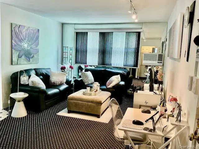 5767 246th Upper Crescent #UPPER A2, Douglaston, NY 11362 - #2