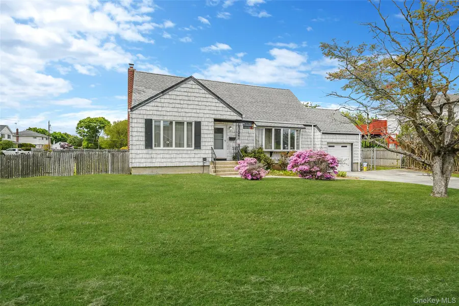 75 Barnum Street, West Babylon, NY 11704 - #2