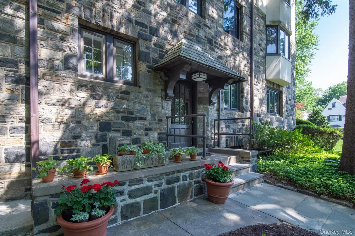 11 Beechtree Lane #1A, Bronxville, NY 10708 - #1