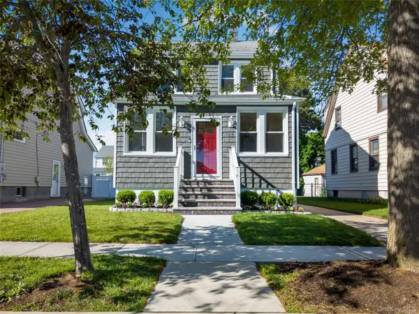 123 E Maple Street, Valley Stream, NY 11580
