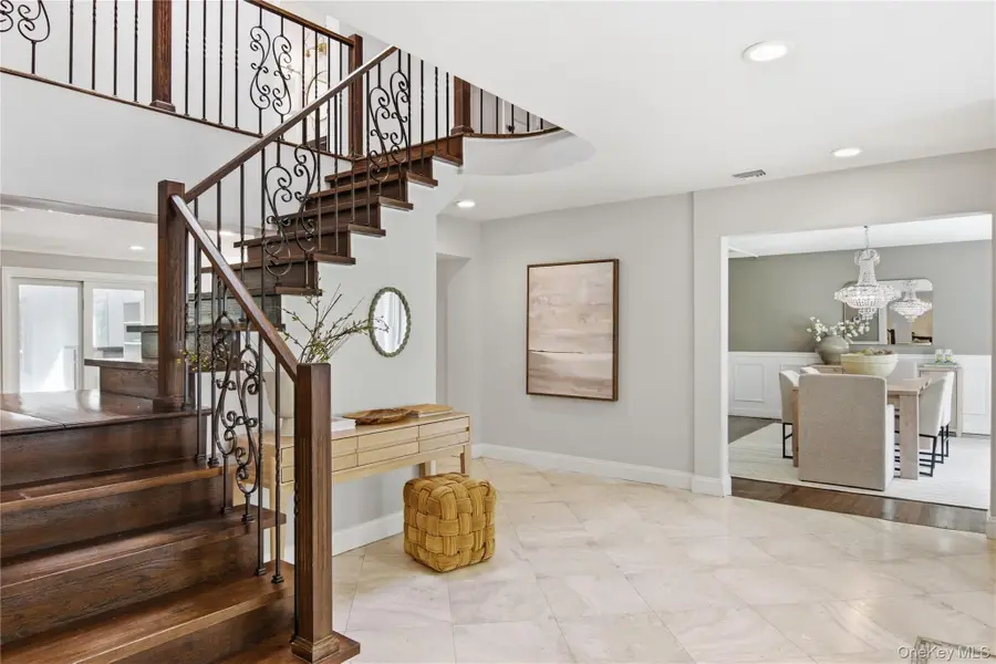 10 Stony Run Court, Dix Hills, NY 11746 - #2