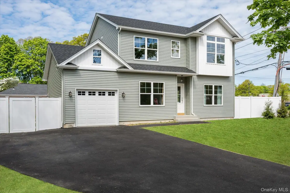 158 Mount Vernon Avenue, Patchogue, NY 11772 - #1