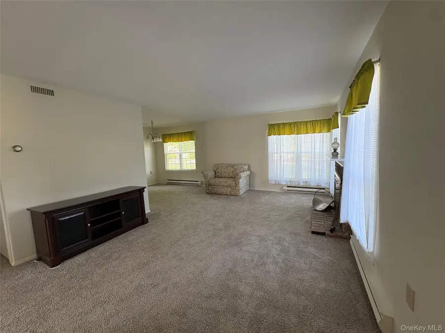 491 Stratford Lane, Ridge, NY 11961 - #3