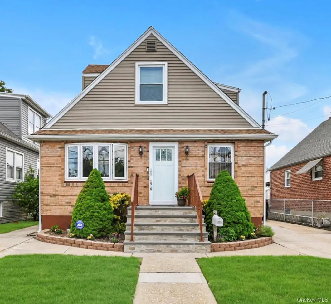 126 Roeckel Avenue, Valley Stream, NY 11580 - #1