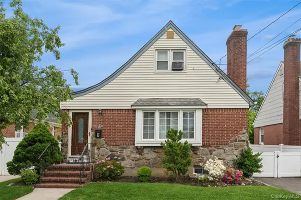 6 Jasper Street, Valley Stream, NY 11580