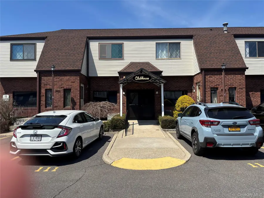 156 W Cambridge Drive E #156, Copiague, NY 11726 - #3
