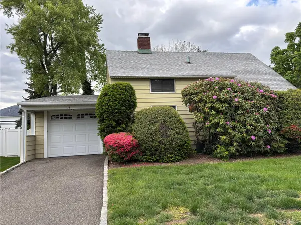 18 Polo Lane, Westbury, NY 11590