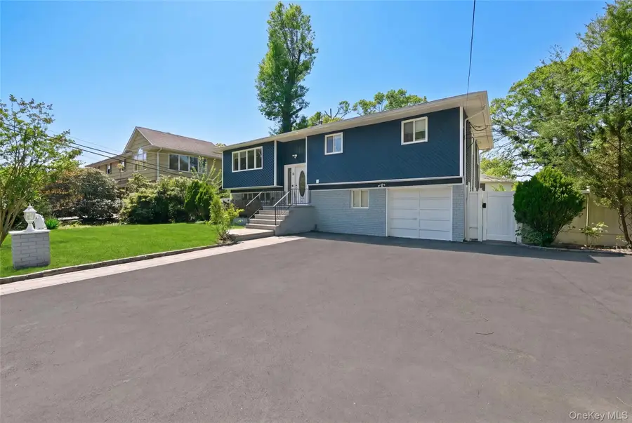 18 Park Drive East, Syosset, NY 11791 - #2