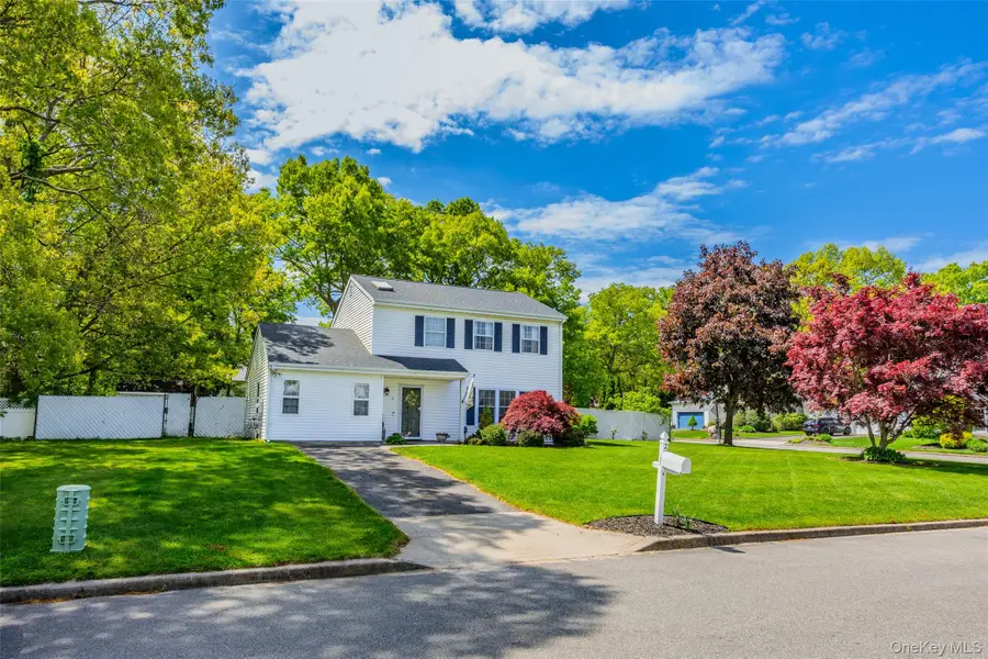 2 Blair Court, Coram, NY 11727 - #2