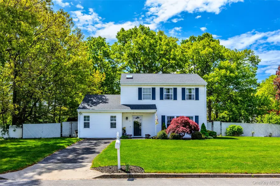2 Blair Court, Coram, NY 11727 - #3