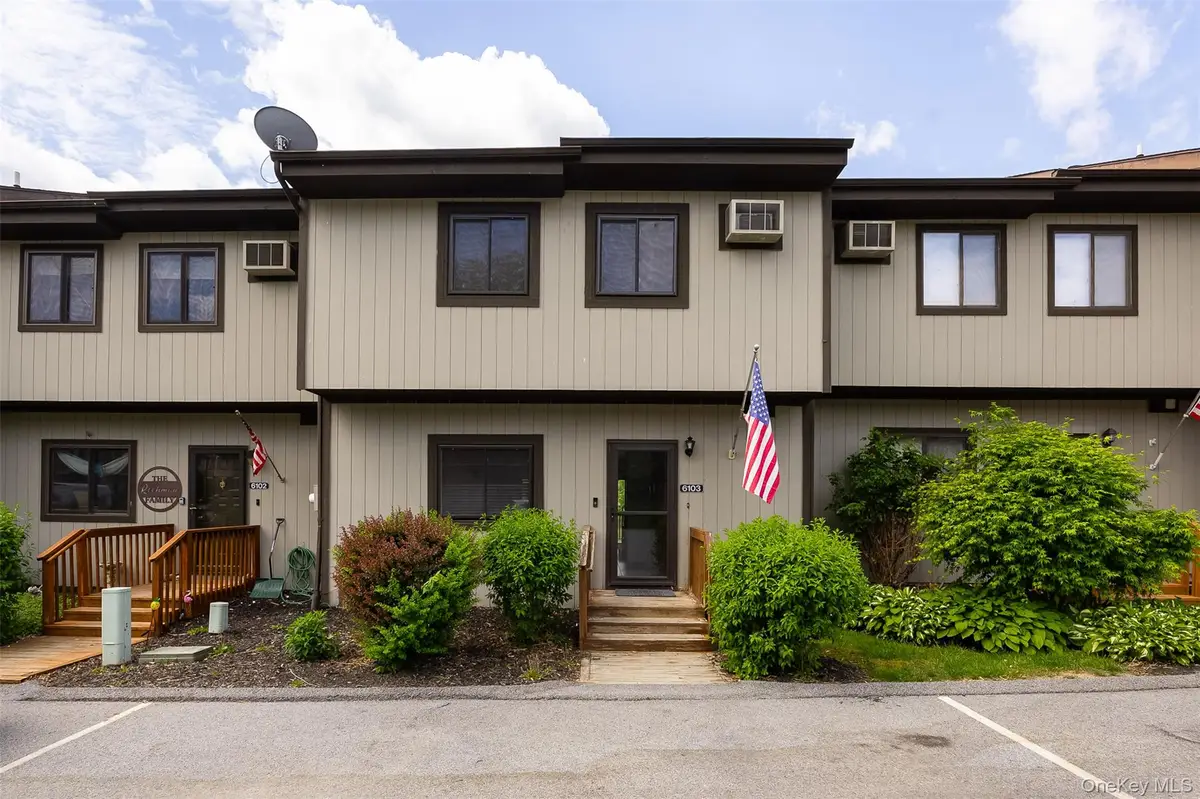 6103 Chelsea Cove N, Hopewell Junction, NY 12533 - #1