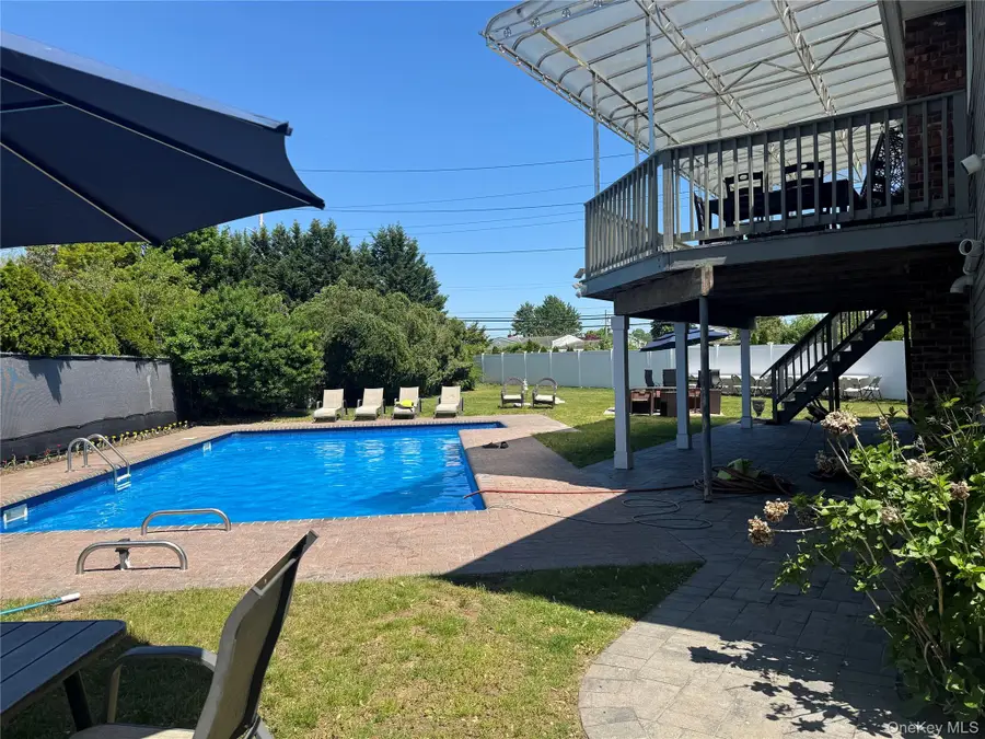14 Hilton Court, Hicksville, NY 11801 - #3