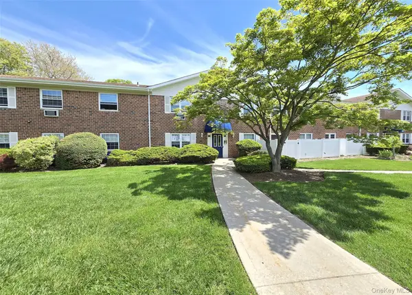 460 Old Town Road #3K, Port Jefferson Station, NY 11776