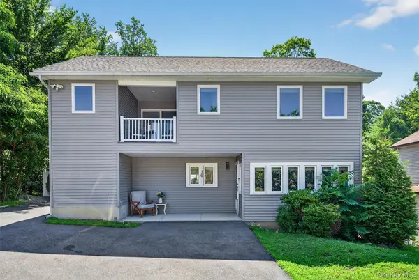 36 Bluff Avenue, Greenwood Lake, NY 10925