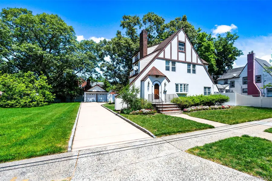 15 Maine Avenue, Rockville Centre, NY 11570 - #2