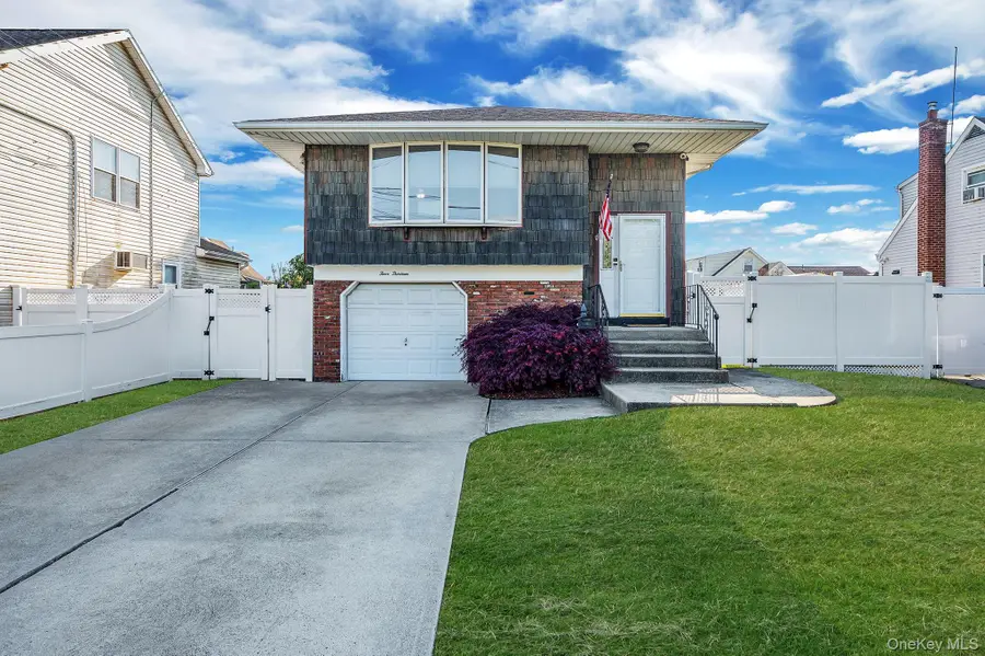 413 N Broadway, Lindenhurst, NY 11757 - #2
