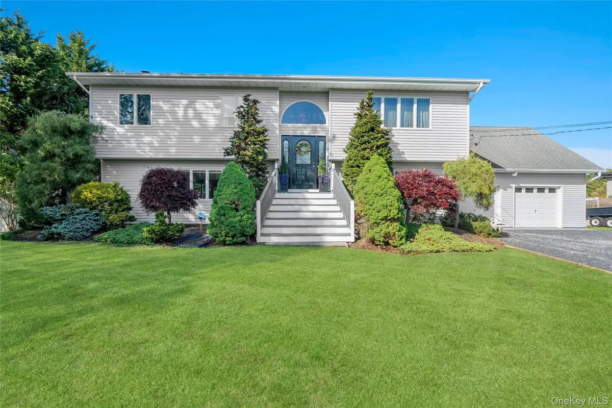 24 Biltmore Avenue Extension, Oakdale, NY 11769 - #1