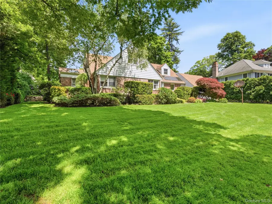 17 Glenwood Drive, Great Neck, NY 11021 - #2