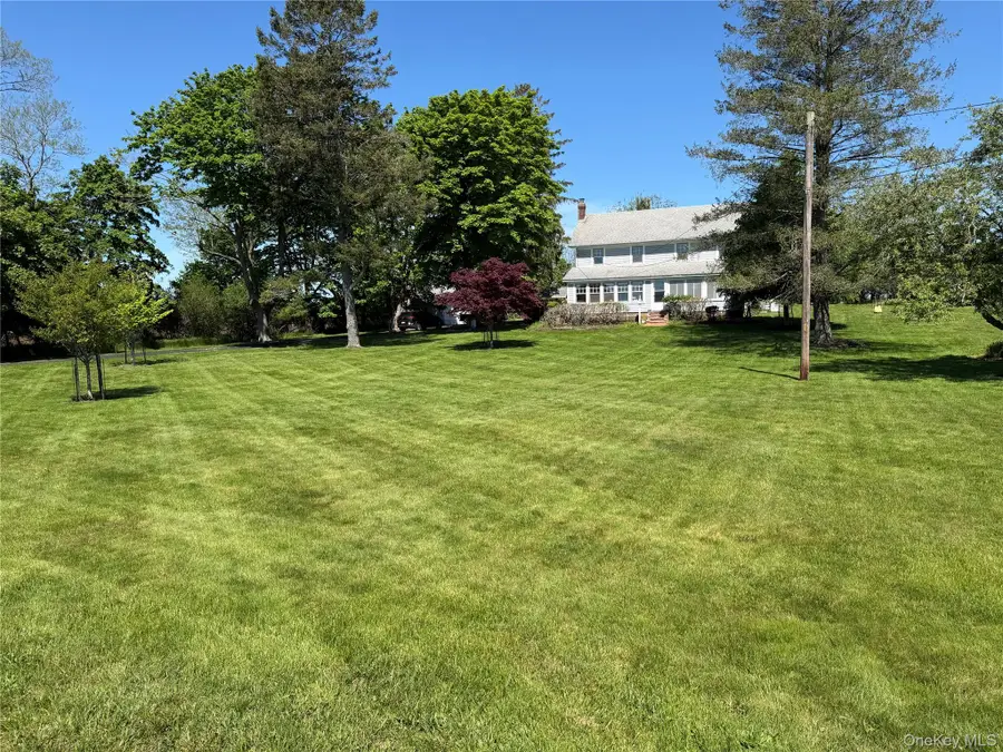 1055 Oregon Road, Mattituck, NY 11952 - #2