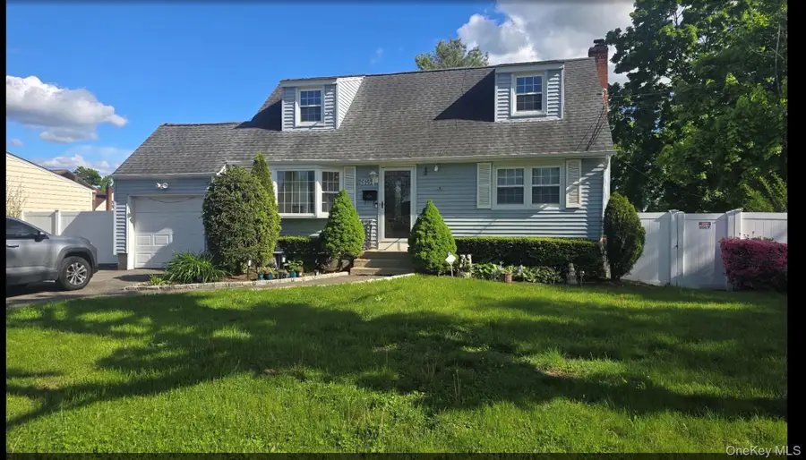 33 Hilliard Avenue, Central Islip, NY 11722 - #3