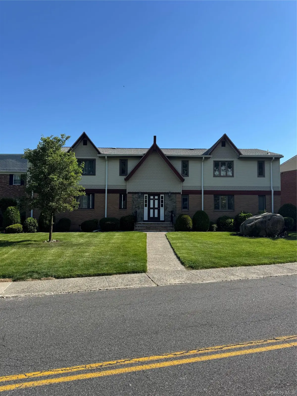 16 Milford Lane #7R, Suffern, NY 10901 - #1