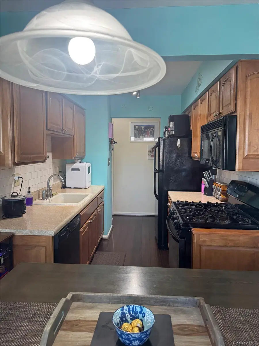 16 Milford Lane #7R, Suffern, NY 10901 - #3