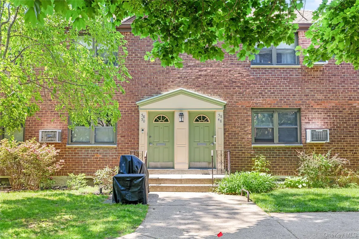 58-48 246th Crescent #Upper, Douglaston, NY 11362 - #1