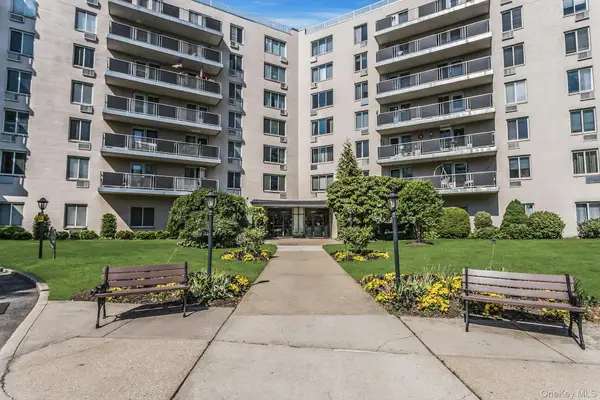 135 Post Avenue #5-L, Westbury, NY 11590