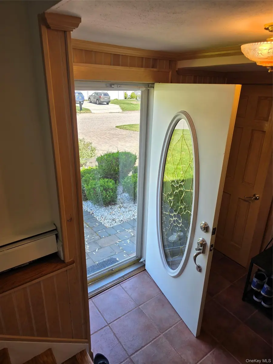 10 Meehan Lane, Coram, NY 11727 - #3