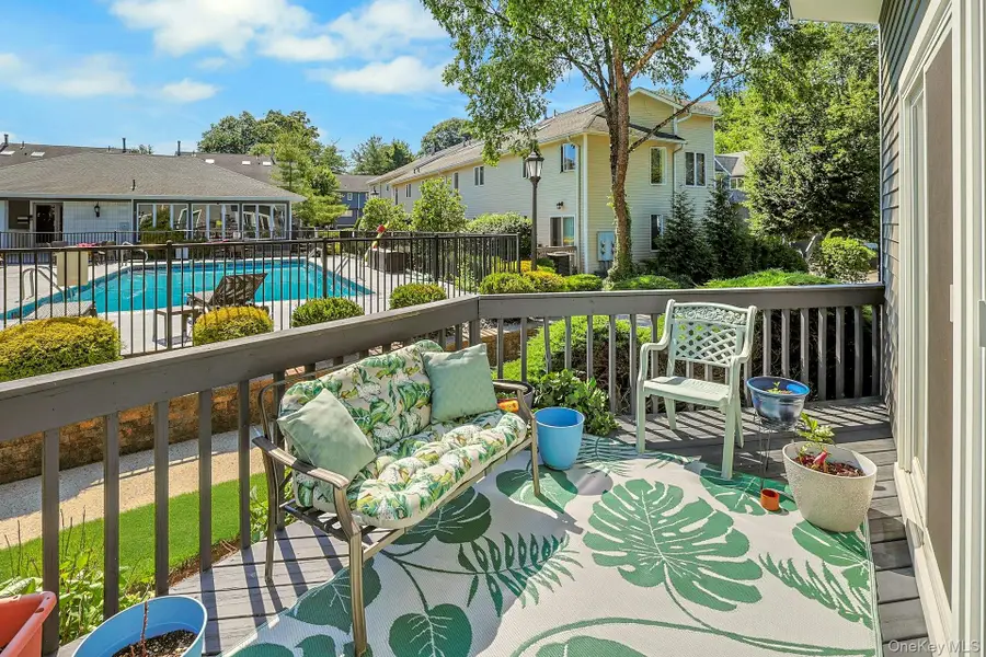 34 Village Green, Bardonia, NY 10954 - #2