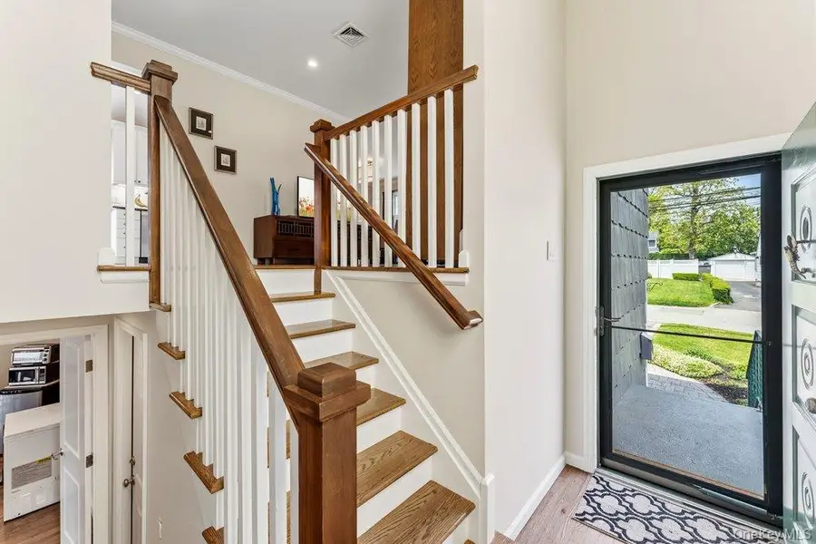 28 Satinwood Road, Bayville, NY 11709 - #3