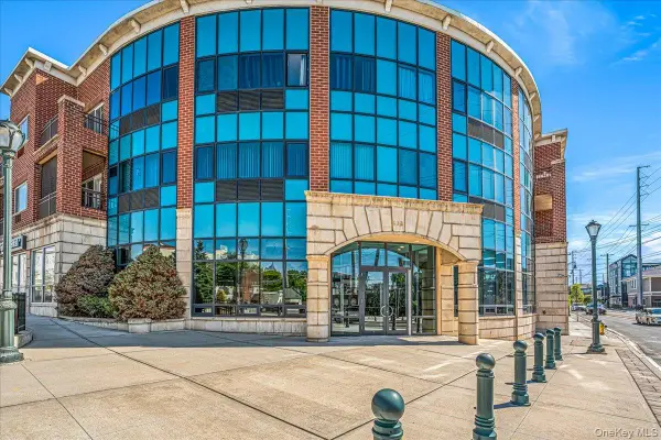 130 Post Avenue #324, Mineola, NY 11590