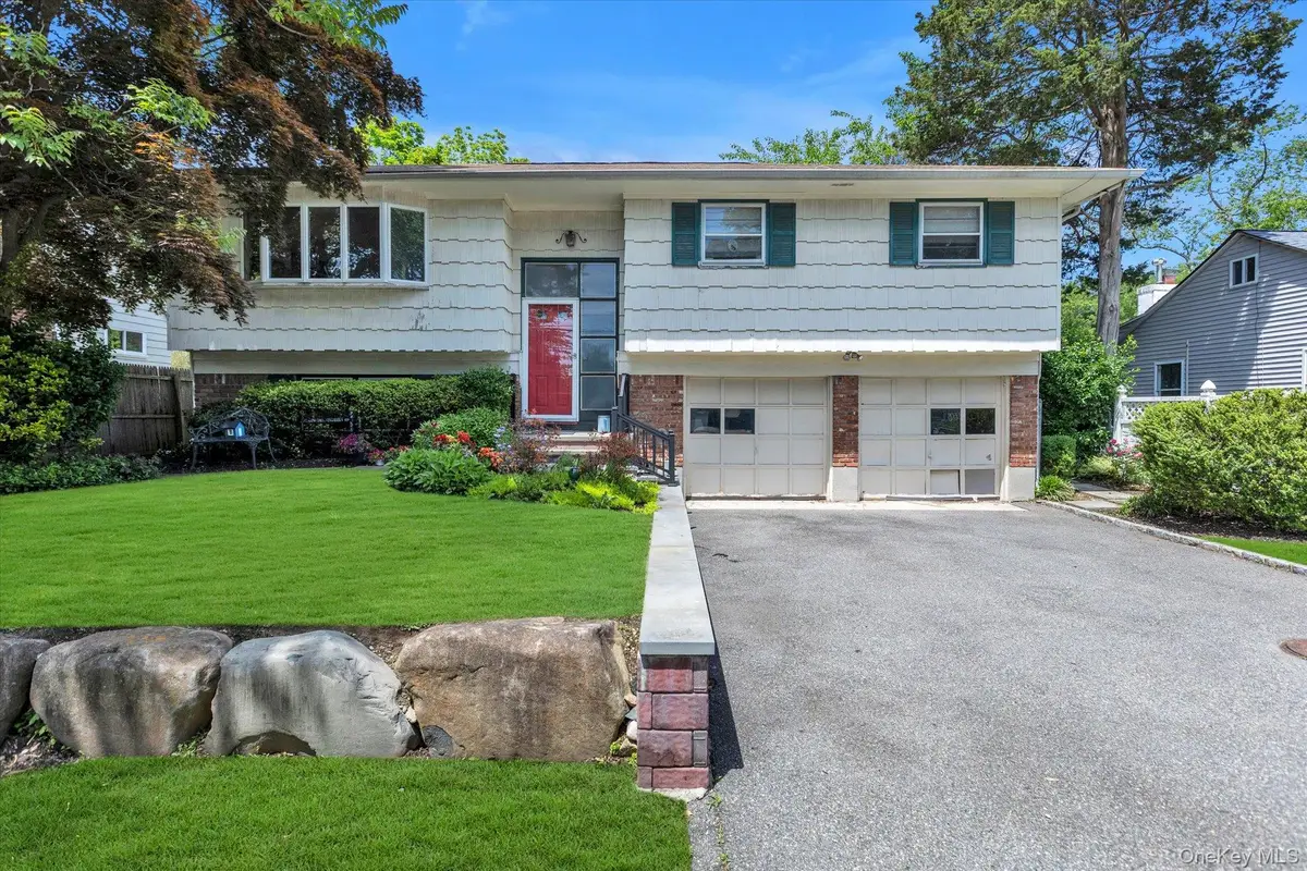 261 W Pulaski Road, Huntington Station, NY 11746 - #1