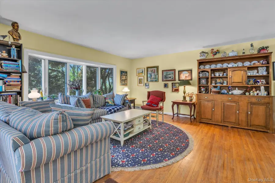 261 W Pulaski Road, Huntington Station, NY 11746 - #3