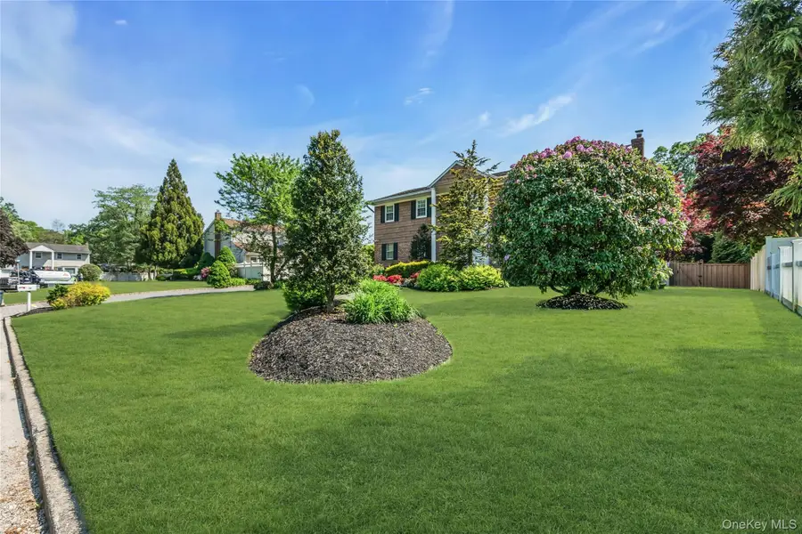 18 Ron Court, Commack, NY 11725 - #3