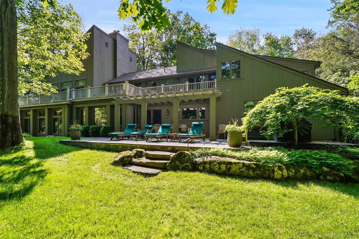 17 Eastwoods Road, Pound Ridge, NY 10576 - #1