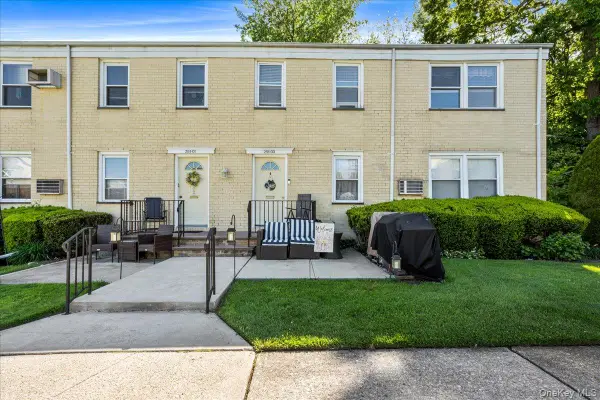 251-03 71st Road #36B, Bellerose, NY 11426