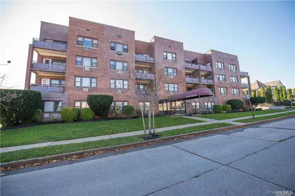 175 Archer Street #2E, Freeport, NY 11520