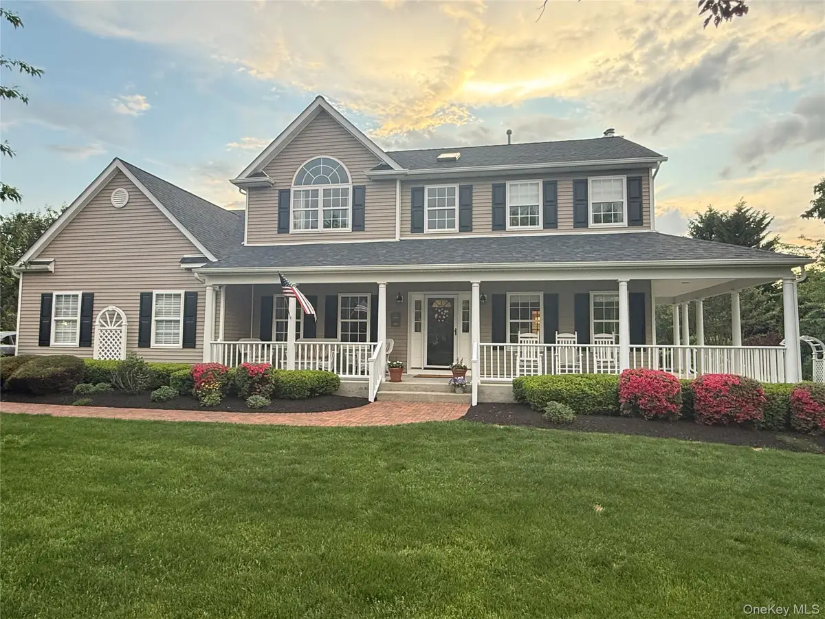 19 Sweetgum Lane, Miller Place, NY 11764 - #1