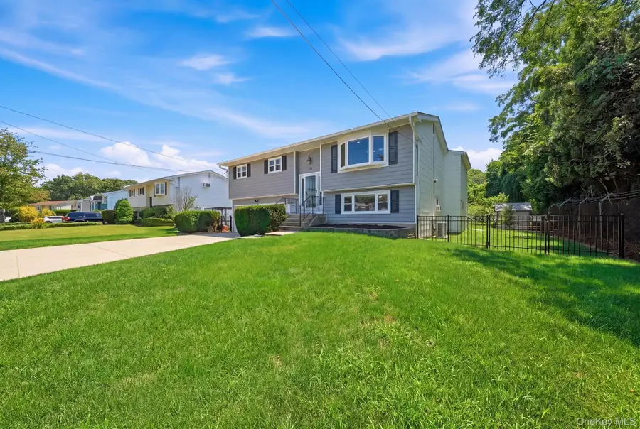 58 Oakridge Drive, Bay Shore, NY 11706 - #2
