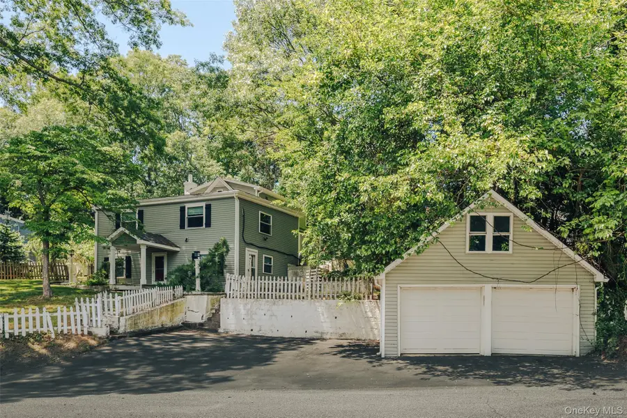 33 Port Washington Road, Sound Beach, NY 11789 - #2