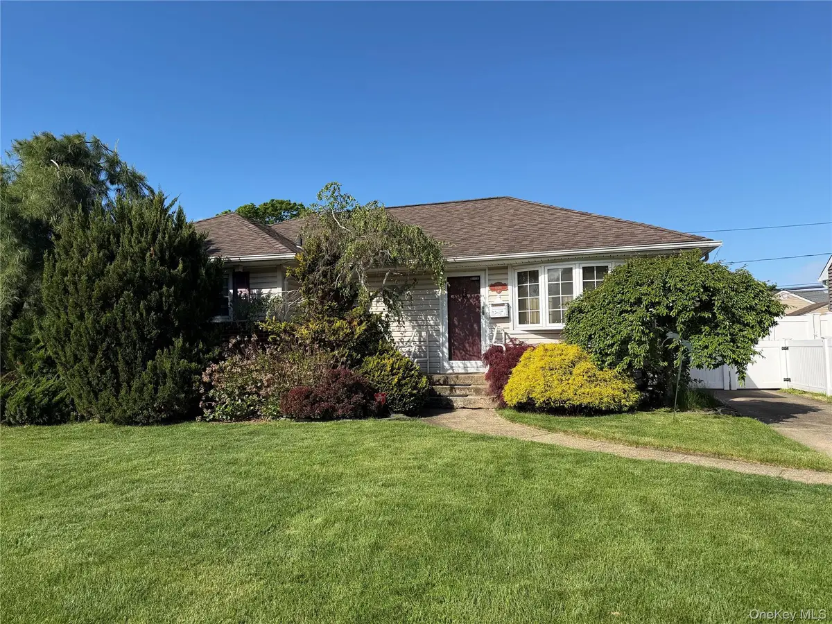 1108 Mcdonald Avenue, Wantagh, NY 11793 - #1