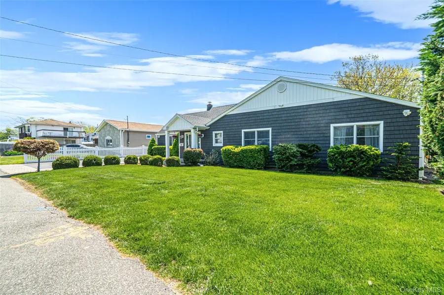 418 Bay 6th Street, West Islip, NY 11795 - #2