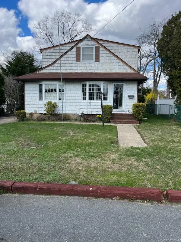 140 Texas Street, Lindenhurst, NY 11757 - #1